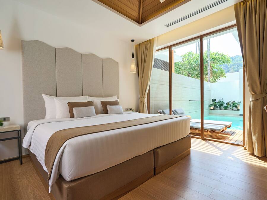 Pool Villa, 1 Bedroom | Minibar, in-room safe, individually decorated, desk