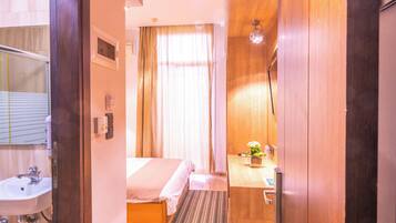 Minibar, in-room safe, iron/ironing board, WiFi