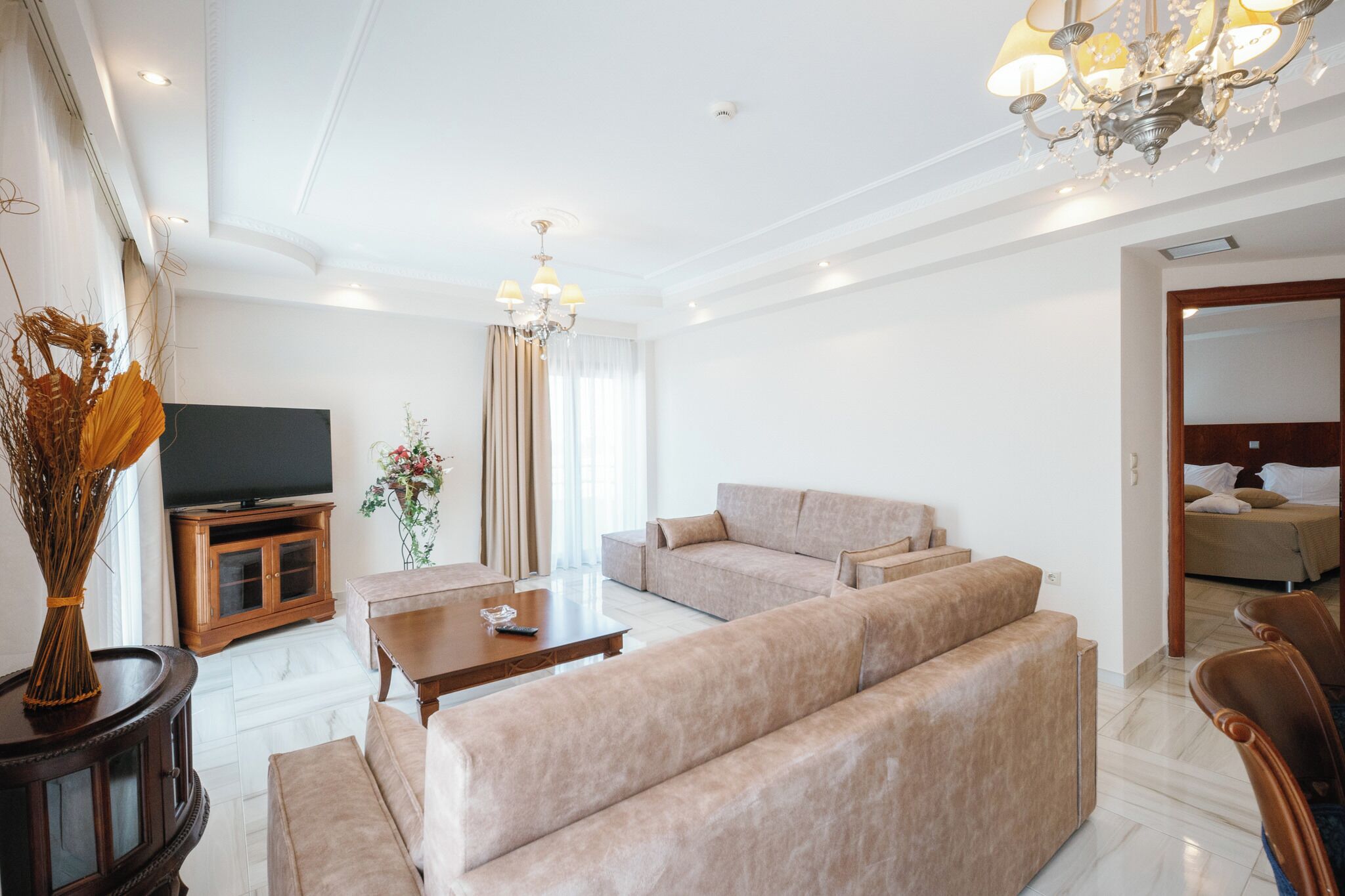 executive suite, jetted tub, sea view | 1 bedroom, minibar, in-room safe, desk