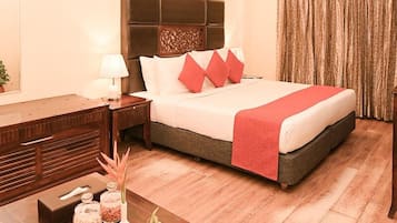 Blackout curtains, soundproofing, iron/ironing board, free WiFi