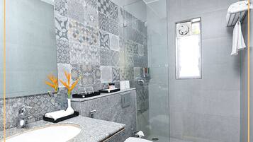 Blackout drapes, soundproofing, iron/ironing board, free WiFi