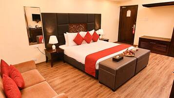 Blackout drapes, soundproofing, iron/ironing board, free WiFi