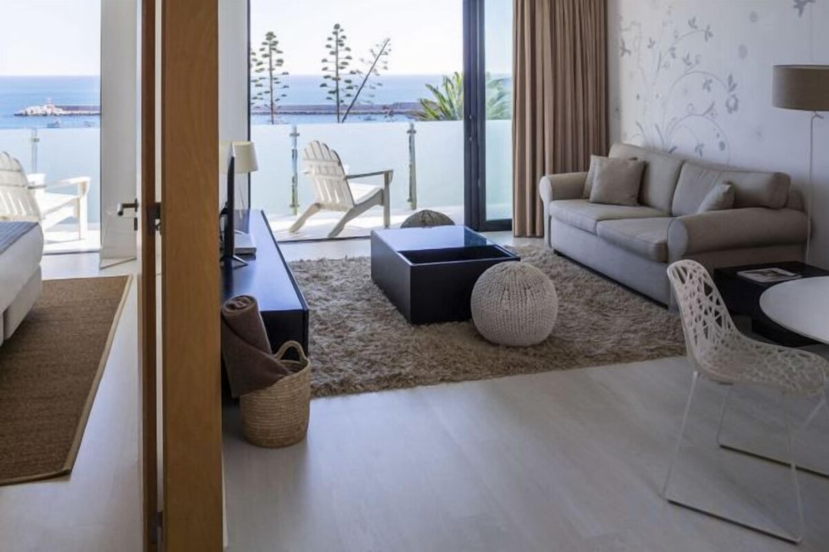 Memmo One Bedroom Suite with Sea View