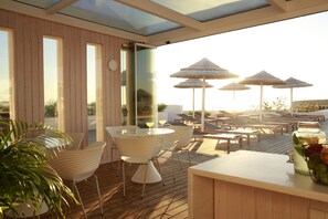 Bar (on property) - Memmo Baleeira - Design Hotels (Vila do Bispo)