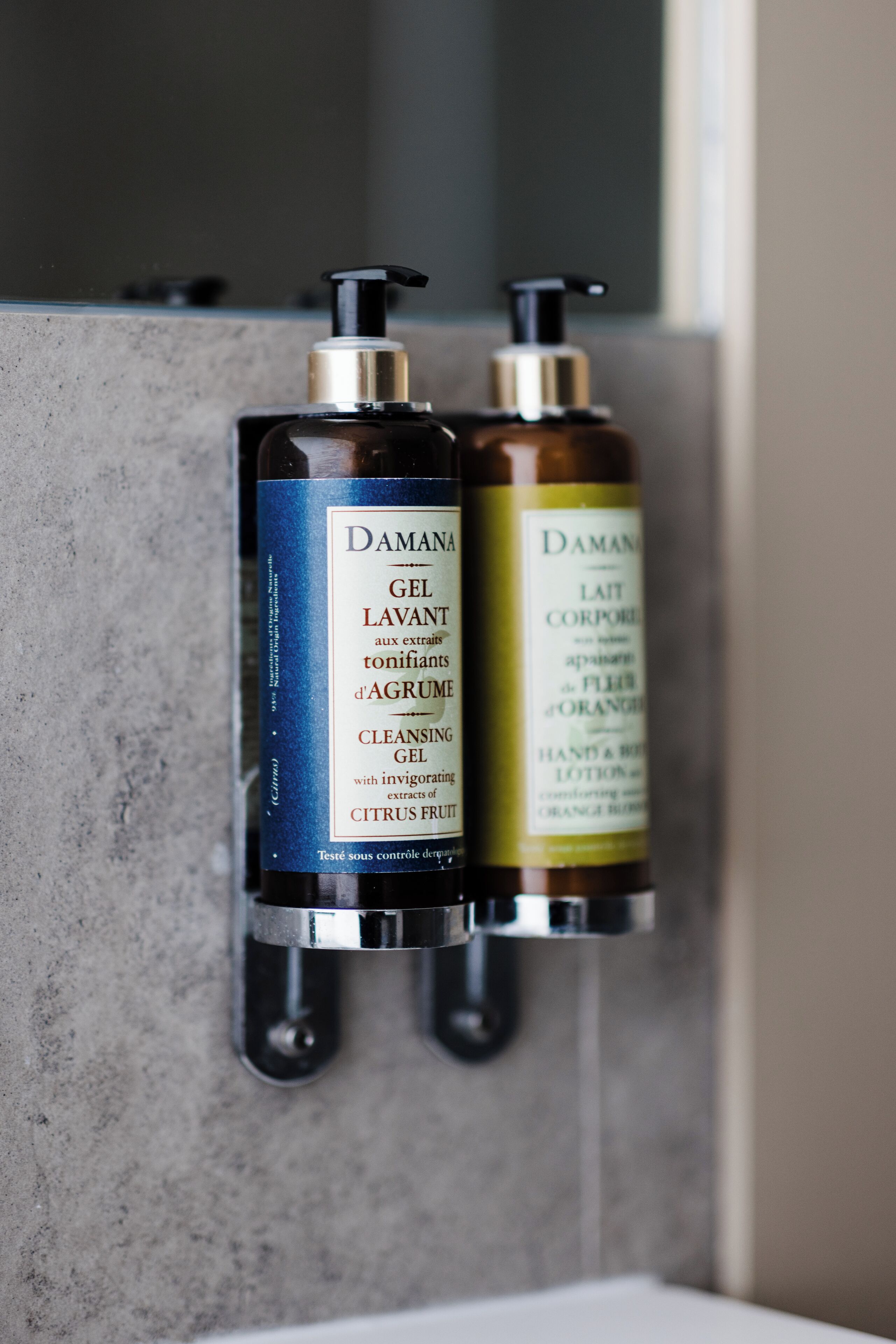 shower, free toiletries, hair dryer, bidet