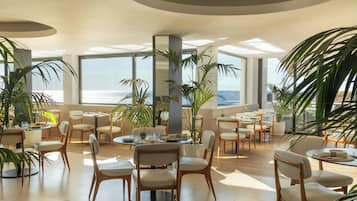 2 restauranter; serverer aftensmad