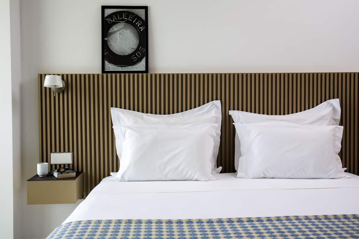 Egyptian cotton sheets, premium bedding, minibar, in-room safe