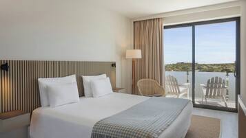 Lakens van Egyptisch katoen, luxe beddengoed, een minibar