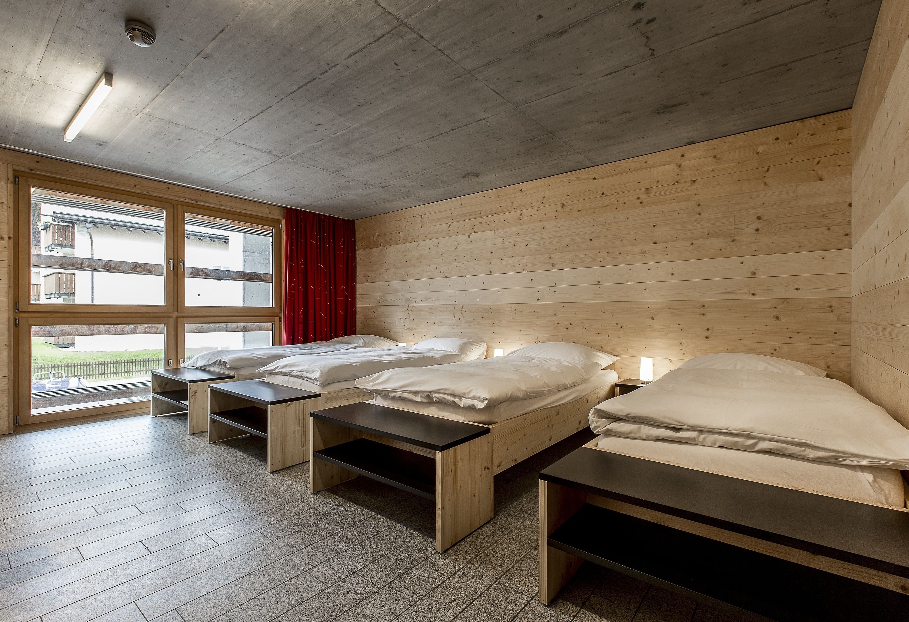 quadruple room, shared bathroom | down duvets, desk, free wifi