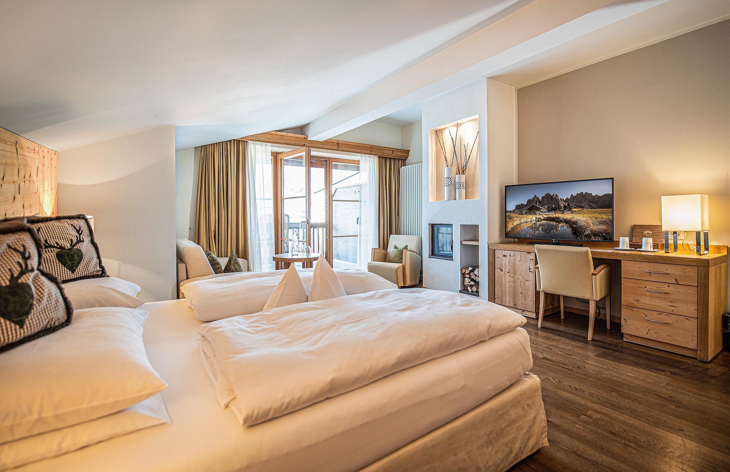 Premium-Suite, Mehrere Betten | Hochwertige Bettwaren, Minibar, Zimmersafe, Verdunkelungsvorhänge
