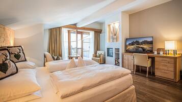 Premium-Suite, Mehrere Betten | Hochwertige Bettwaren, Minibar, Zimmersafe, Verdunkelungsvorhänge