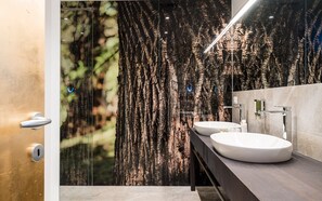Luxury Studio Suite, 1 Bedroom, Jetted Tub, Mountainside | Bathroom