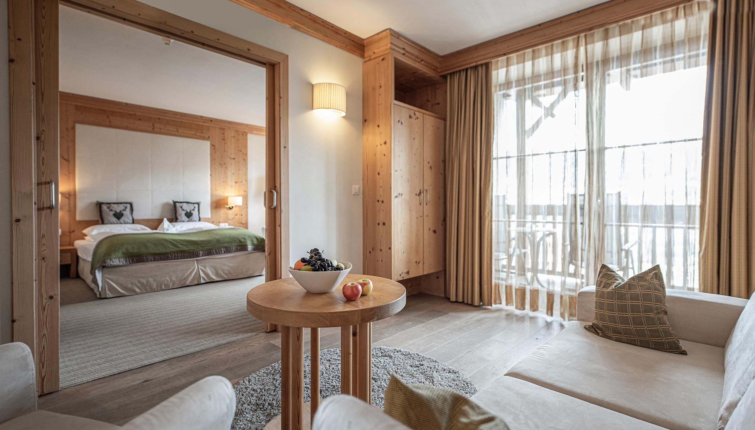 舒适套房, 1 张双人床和 1 张沙发床 | 高档床上用品、迷你吧、客房内保险箱、遮光窗帘