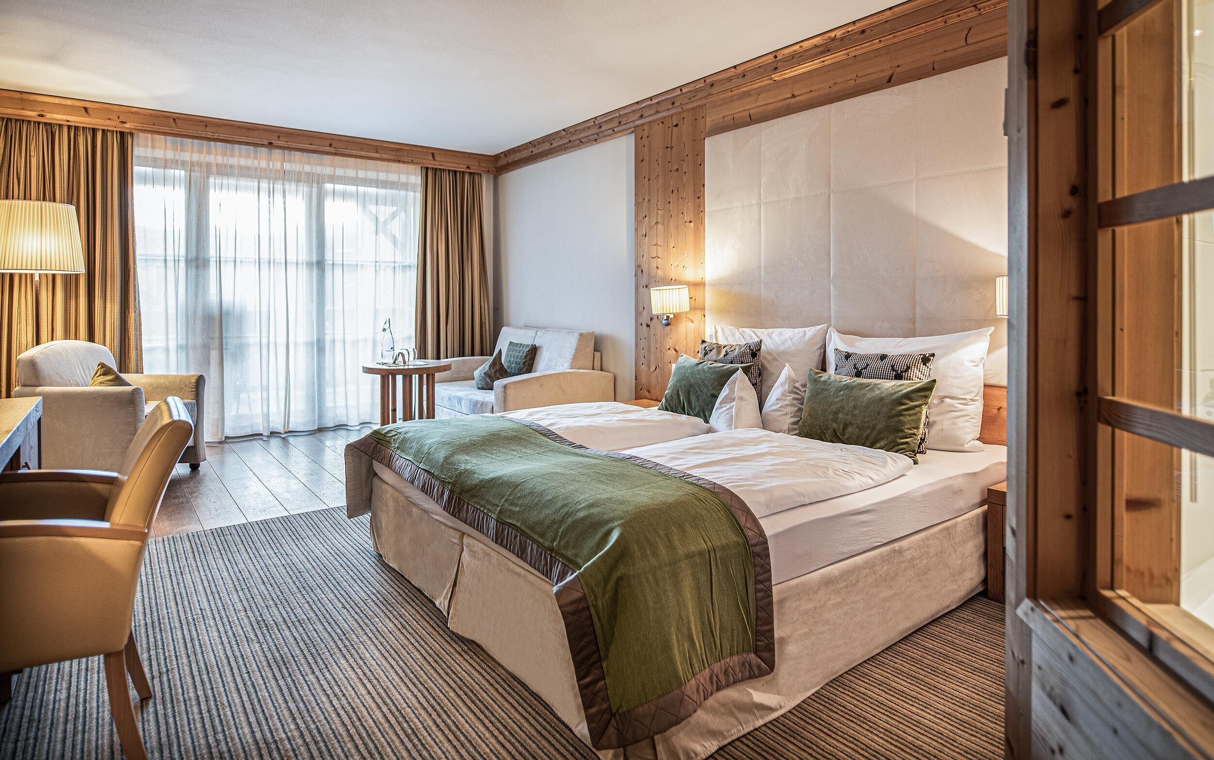 Suíte estúdio júnior, 1 cama de casal e sofá-cama | Roupas de cama premium, frigobar, cofres nos quartos, cortinas blackout