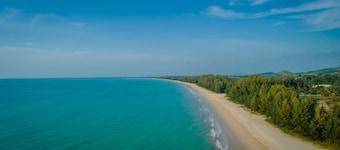 OUTRIGGER Khao Lak Beach Resort