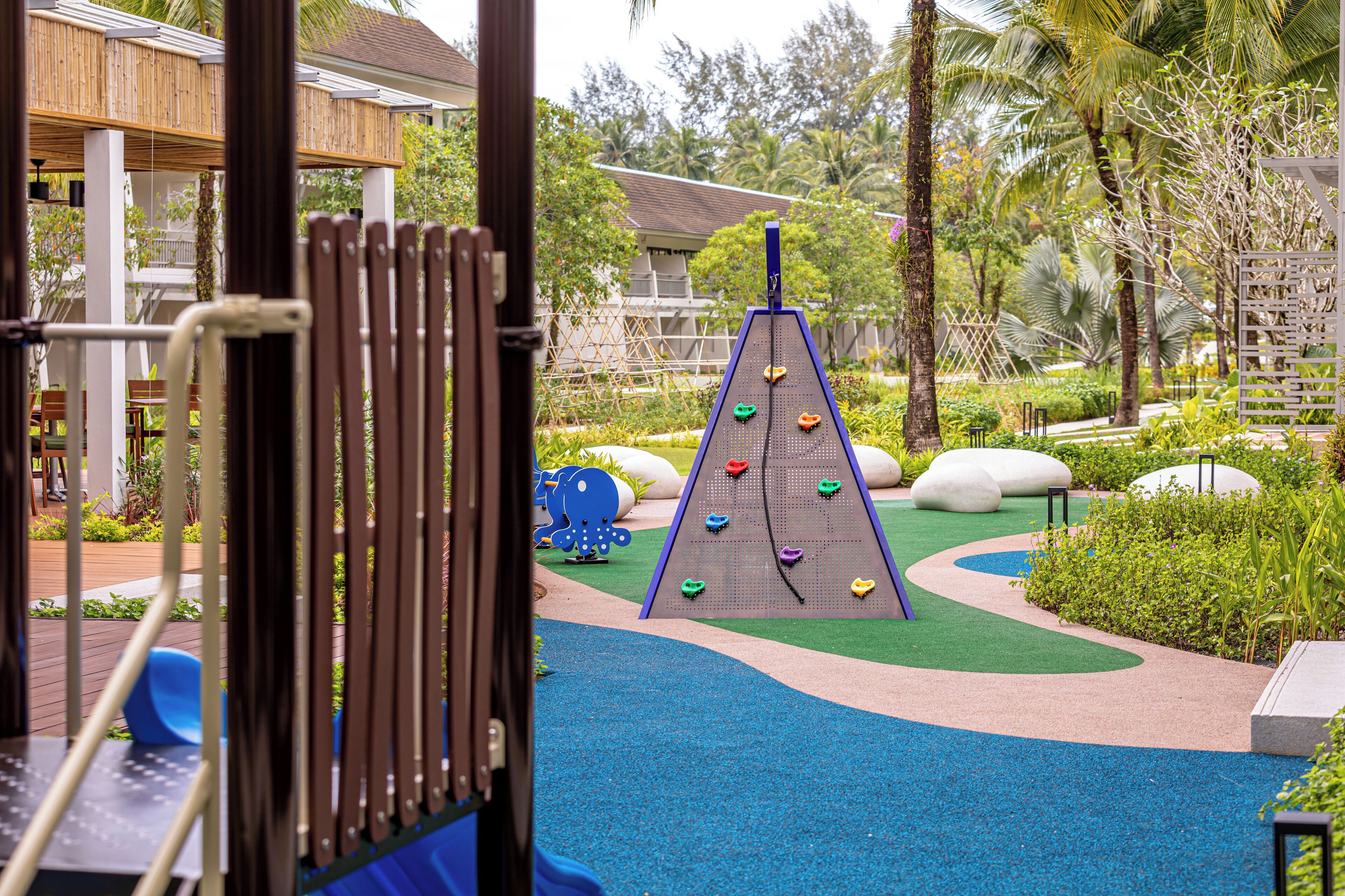 children’s play area – outdoor