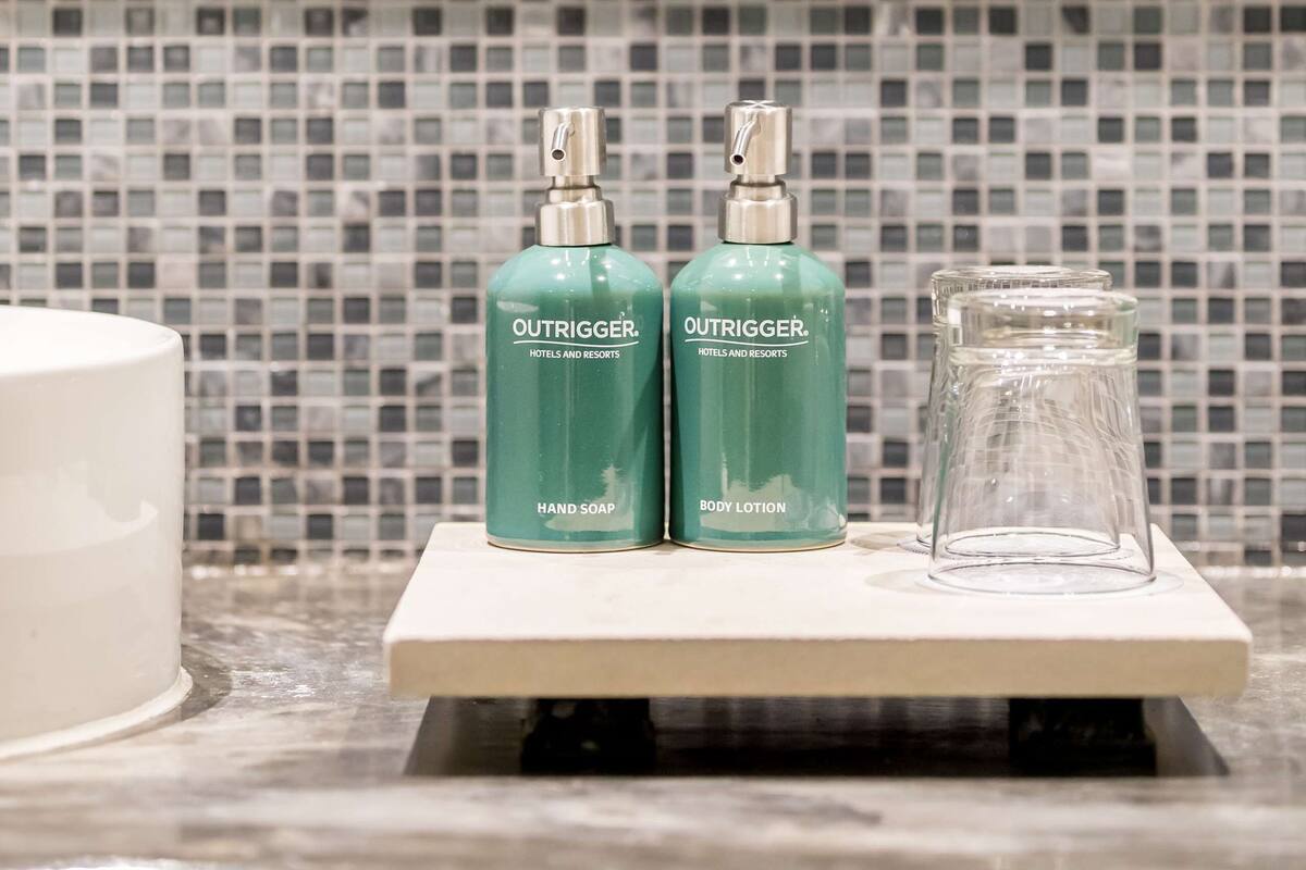 shower, free toiletries, hair dryer, bathrobes