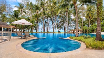Outdoor pool, pool umbrellas, sun loungers