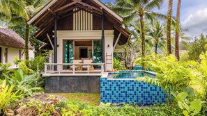 别墅, 1 张特大床 (Pool) | 客房内保险箱、笔记本电脑工作区、遮光窗帘、熨斗/熨衣板