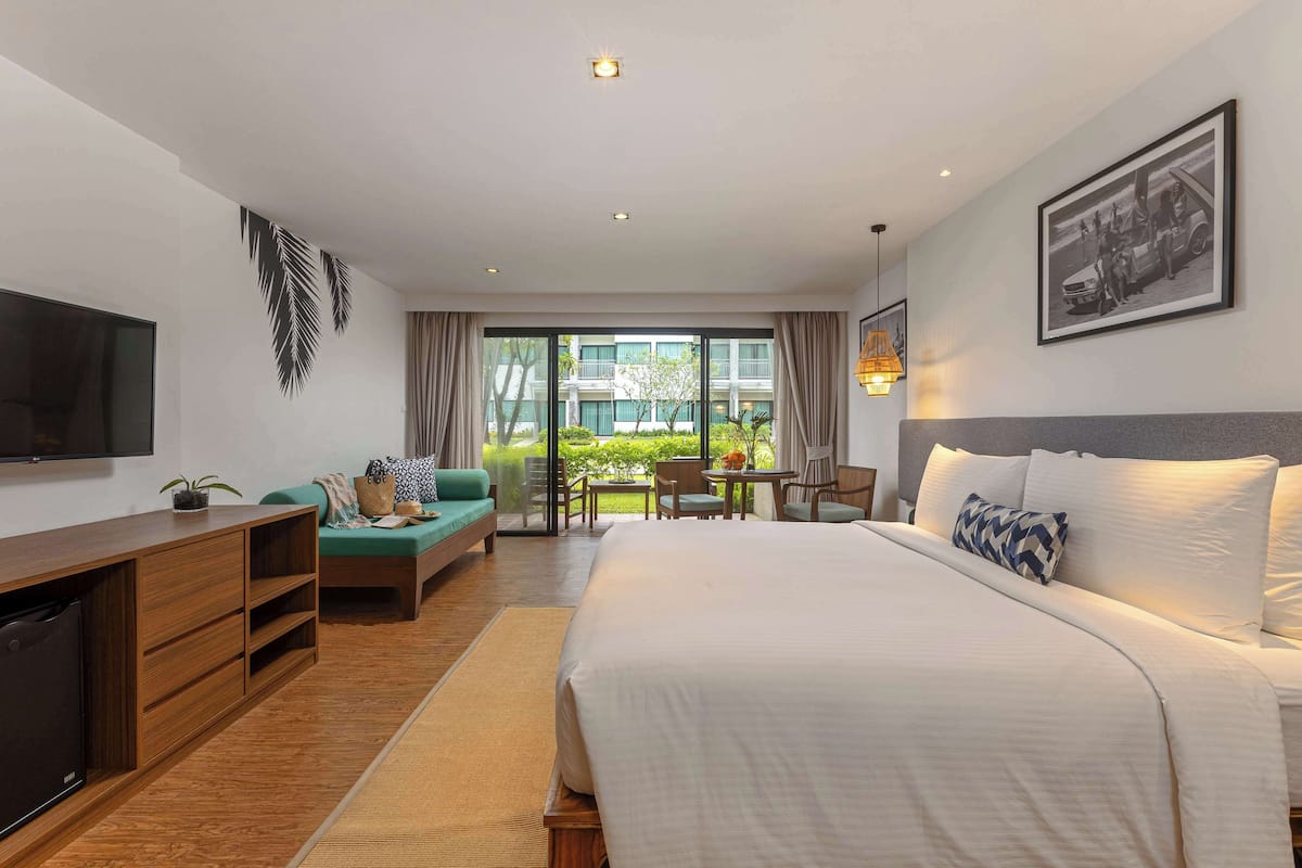 1 bedroom, in-room safe, laptop workspace, blackout drapes