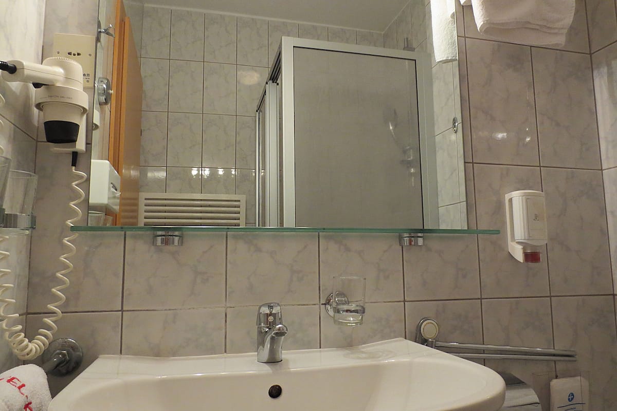 triple room | bathroom sink