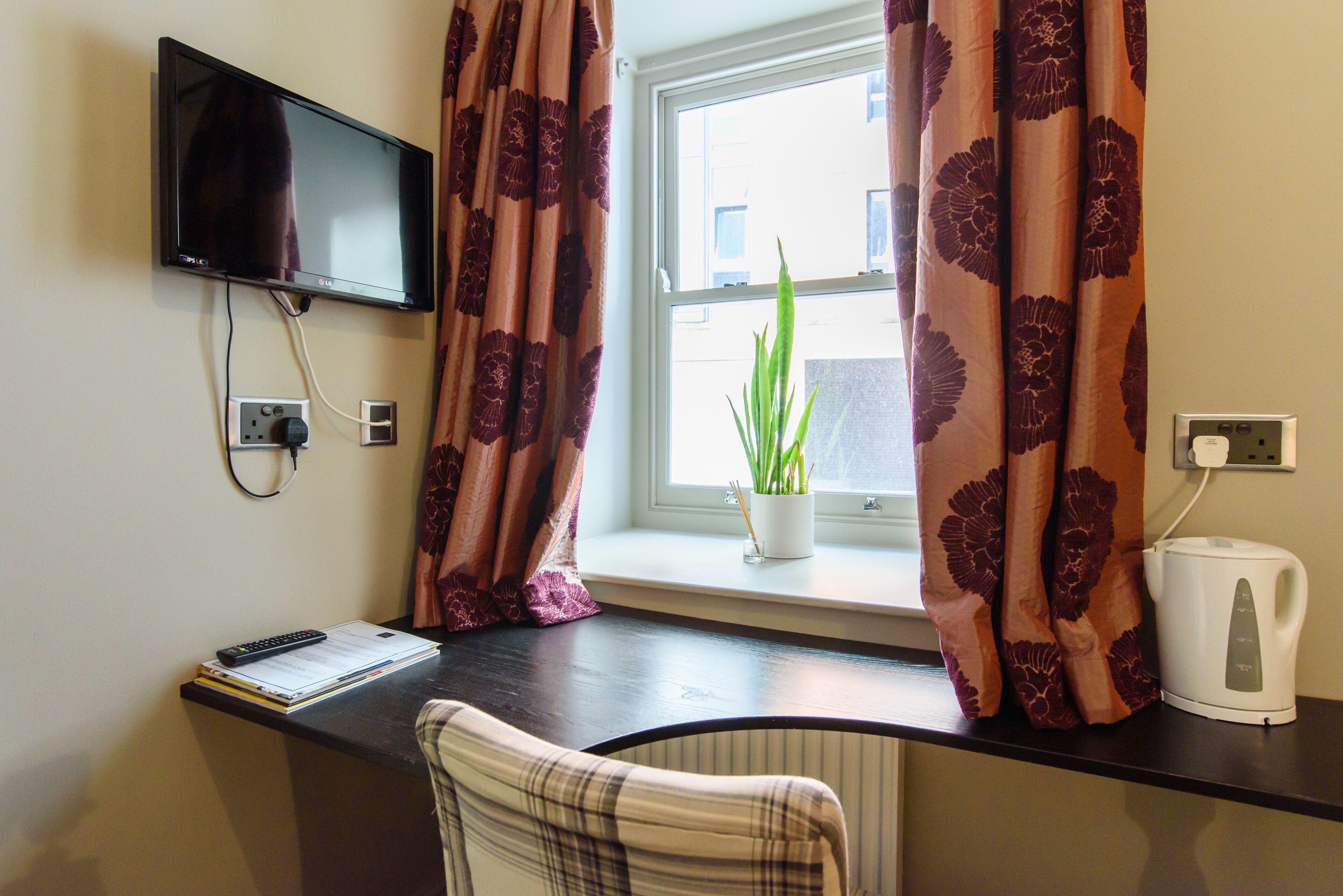 economy double room (room 7) | premium bedding, in-room safe, desk, soundproofing