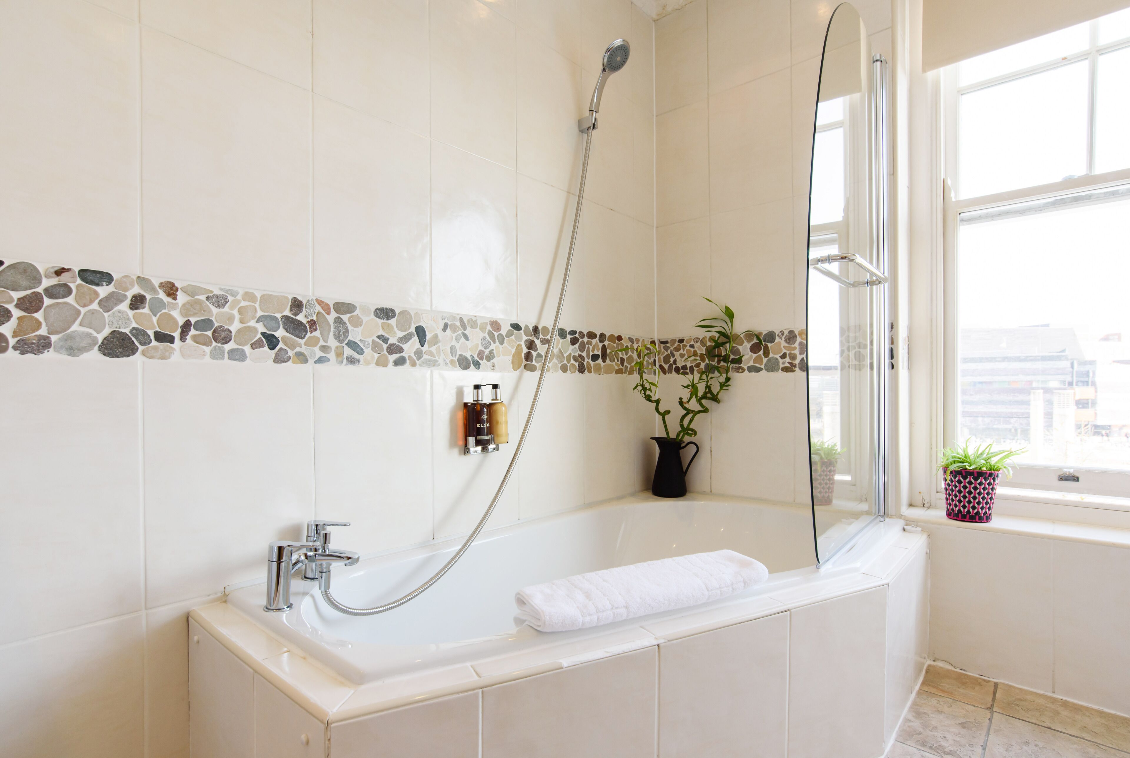 deluxe double or twin room (room 5) | bathroom | free toiletries, hair dryer, bidet, towels