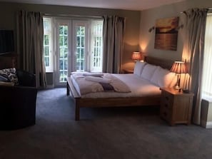 Suíte (Oak Suite) | Ferros/tábuas de passar roupa, Wi-Fi de cortesia, roupa de cama