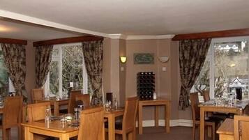 Breakfast, lunch, dinner served; local cuisine, garden views