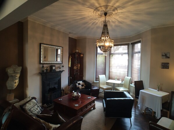 Lounge - Tyrosa Rooms (Cardiff)