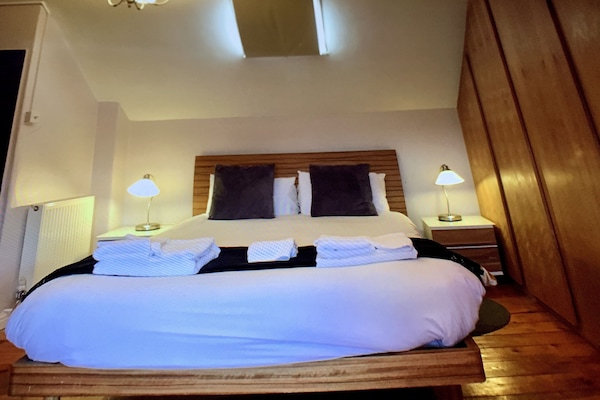 Family Double Room, Ensuite | Egyptian cotton sheets, individually decorated, individually furnished
