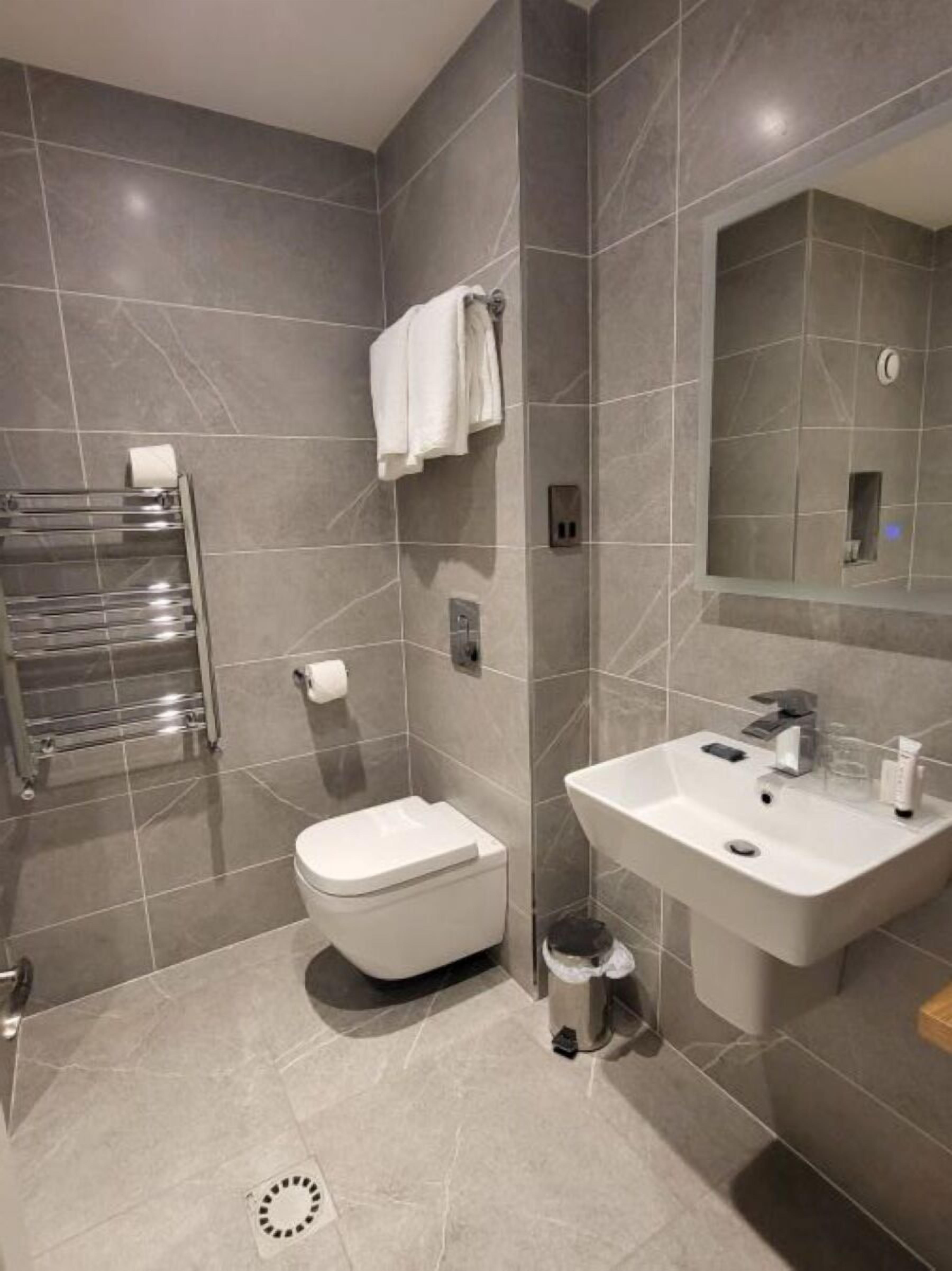 Photo - Killarney Heights Hotel