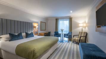 Premium bedding, in-room safe, desk, iron/ironing board