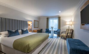 Premium bedding, in-room safe, desk, iron/ironing board