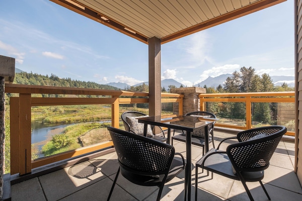 Two Bedroom Suite Queen Mountain View | View from room