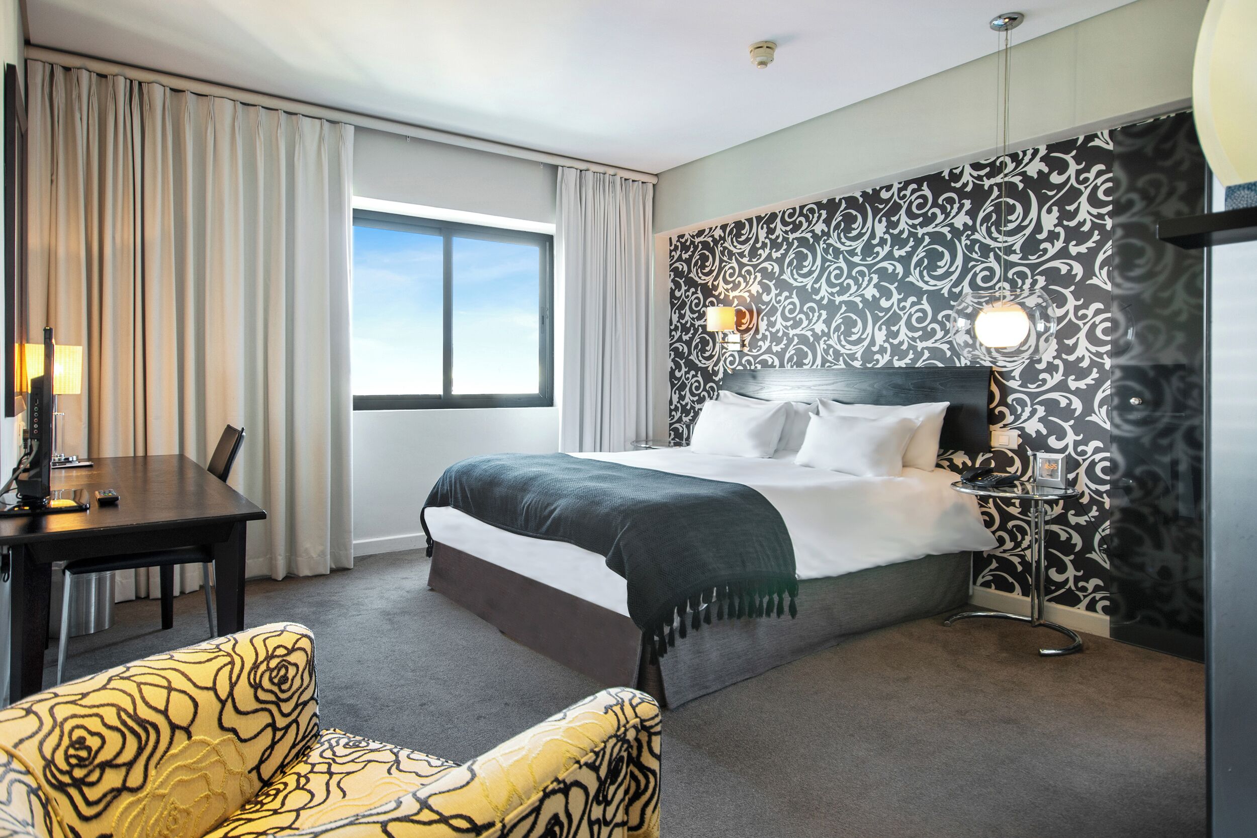 Penthouse, 2 Bedrooms (Apartment) | Premium bedding, down comforters, pillowtop beds, in-room safe