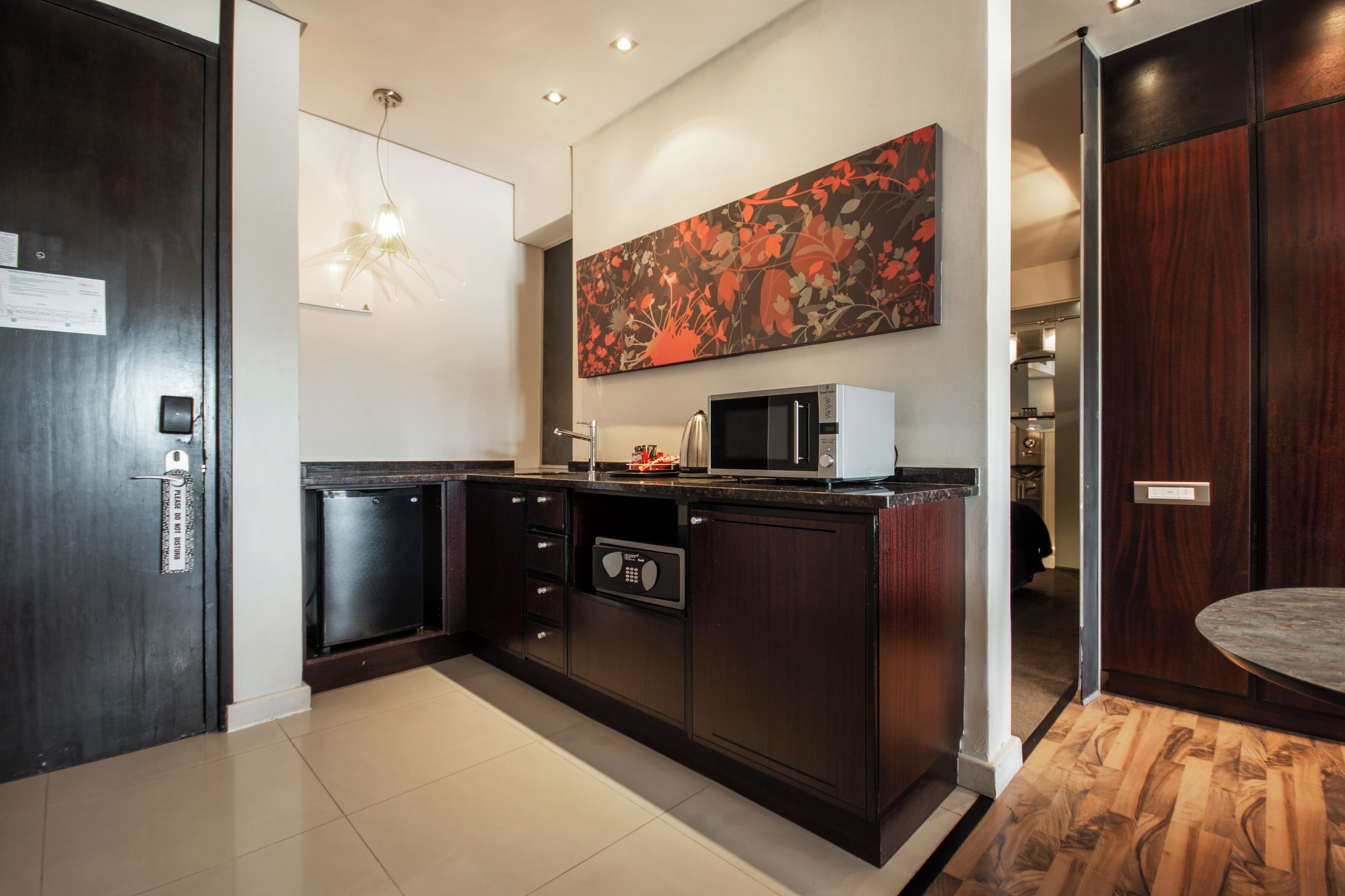 Suite, 2 Bedrooms (36) | Private kitchenette | Fridge, microwave, coffee/tea maker, electric kettle