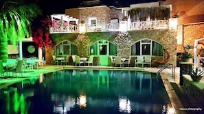 Front of property - Atalos Suites (Santorini)