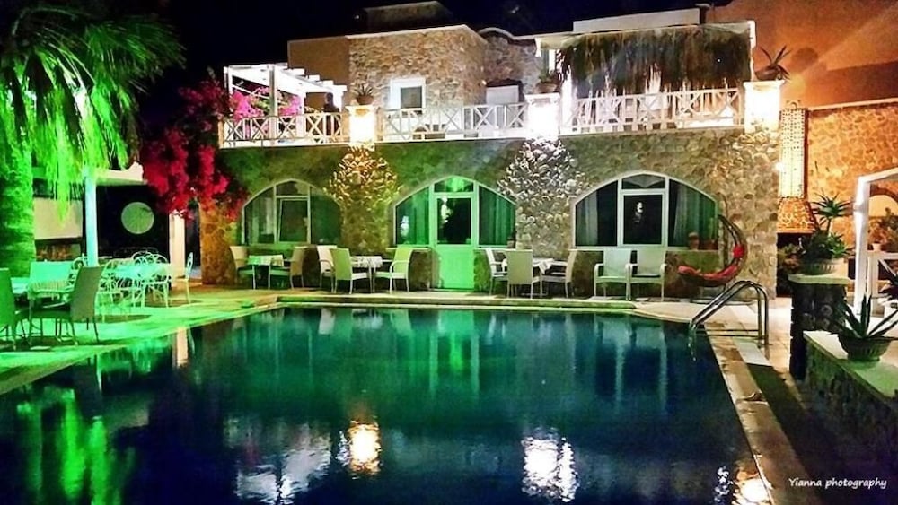 Atalos Suites — Kamari