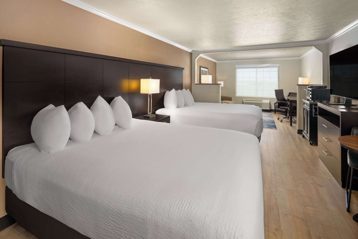 Family Studio Suite, 2 Queen Beds, Non Smoking | In-room safe, desk, blackout drapes, iron/ironing board