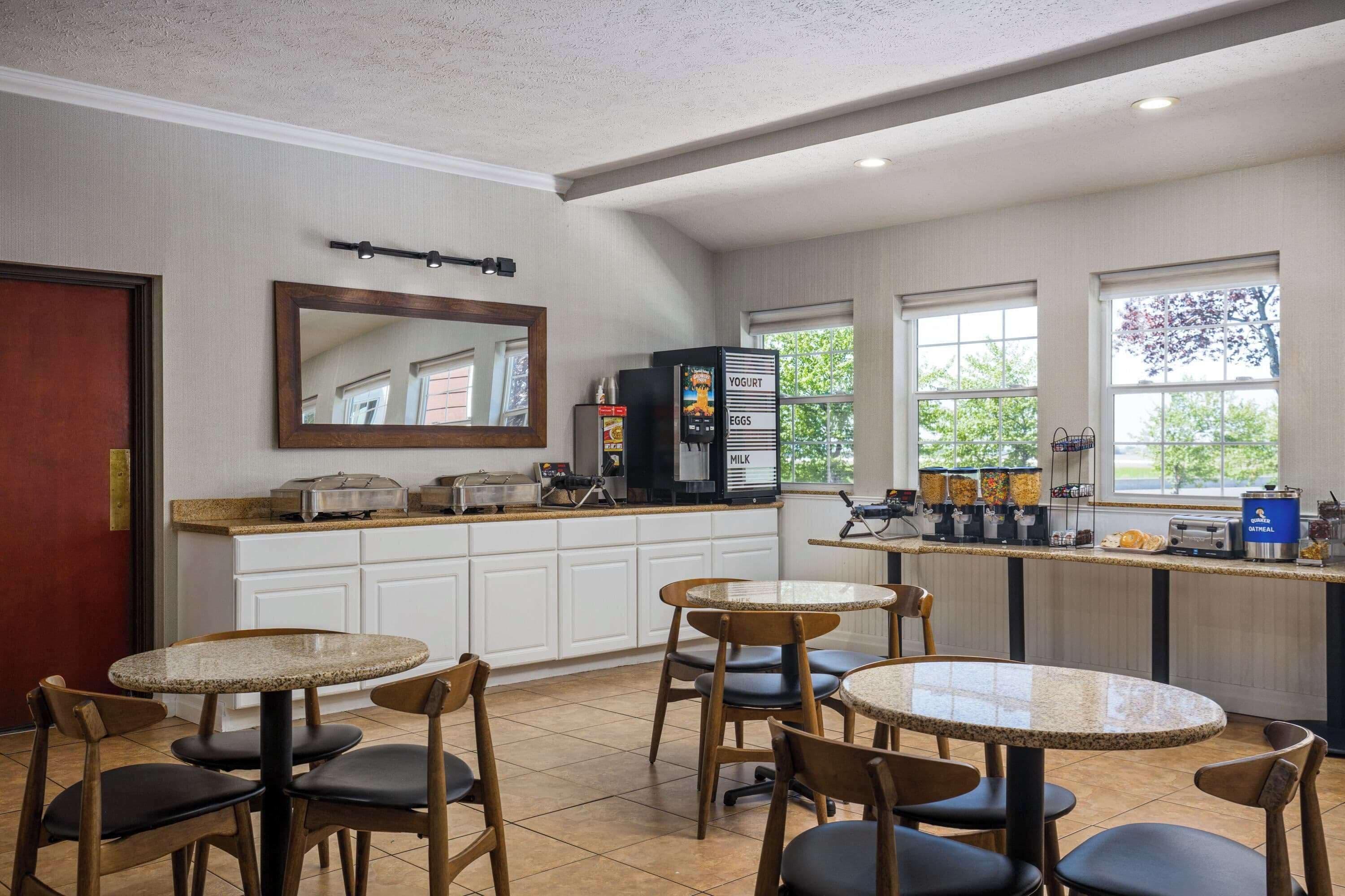 free daily continental breakfast