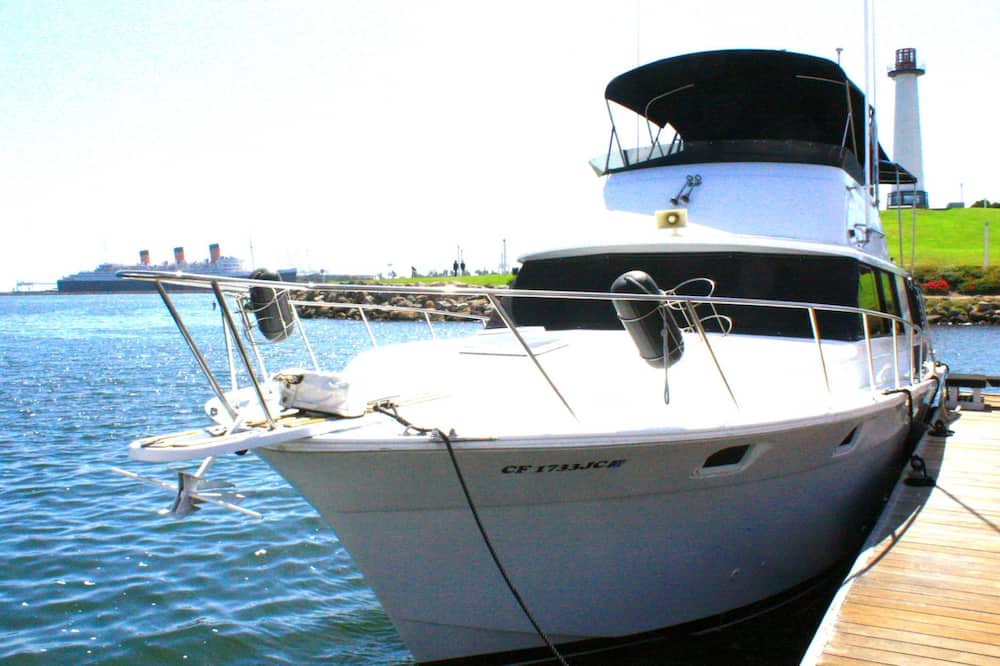 Dockside Boat & Bed Long Beach - Terminal Island, CA
