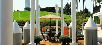 Dockside Boat & Bed Long Beach