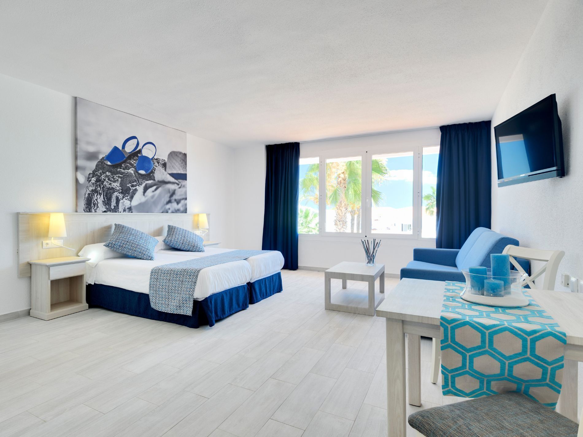 Family Room | 1 bedroom, in-room safe, bed sheets