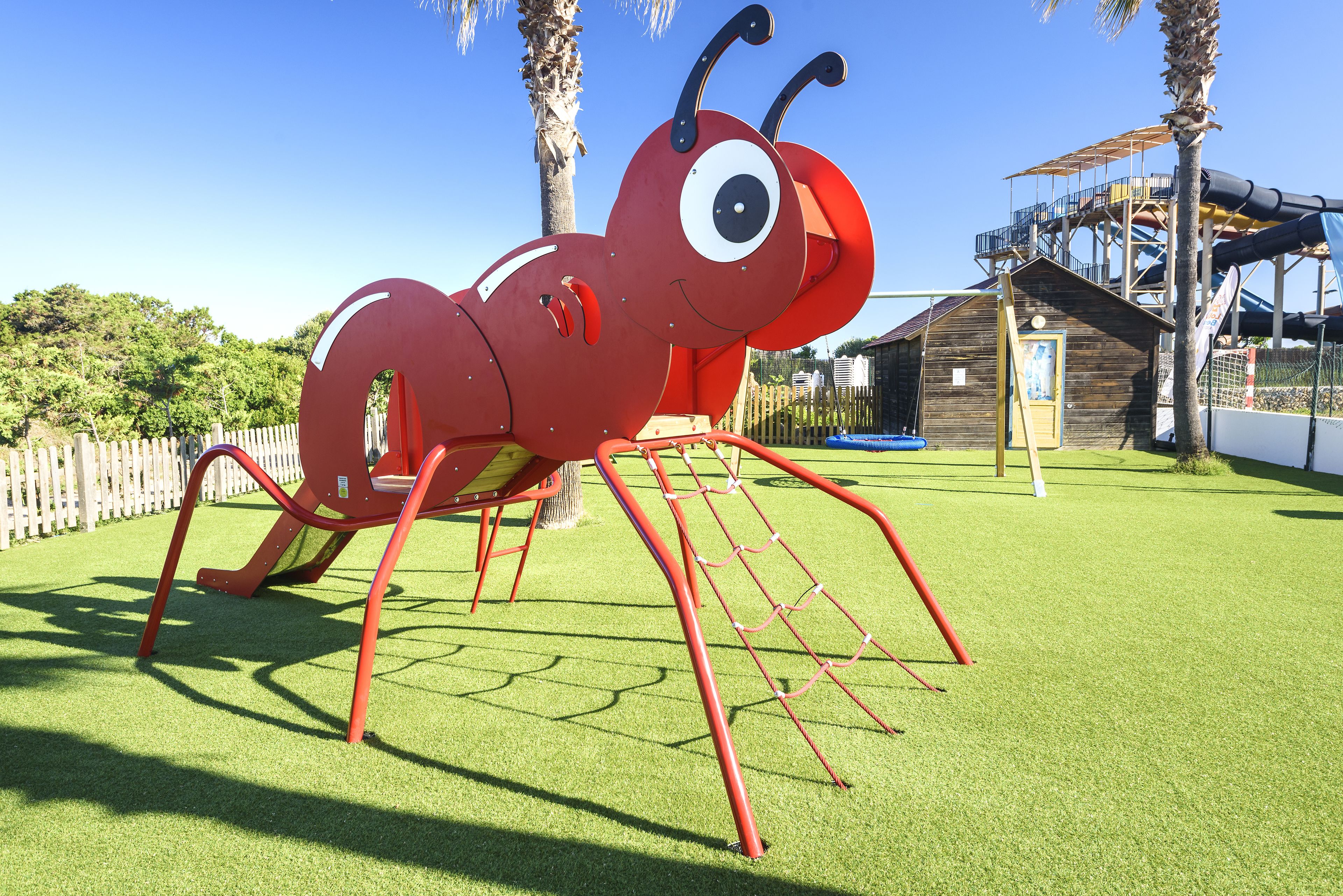 Área de juegos infantiles al aire libre