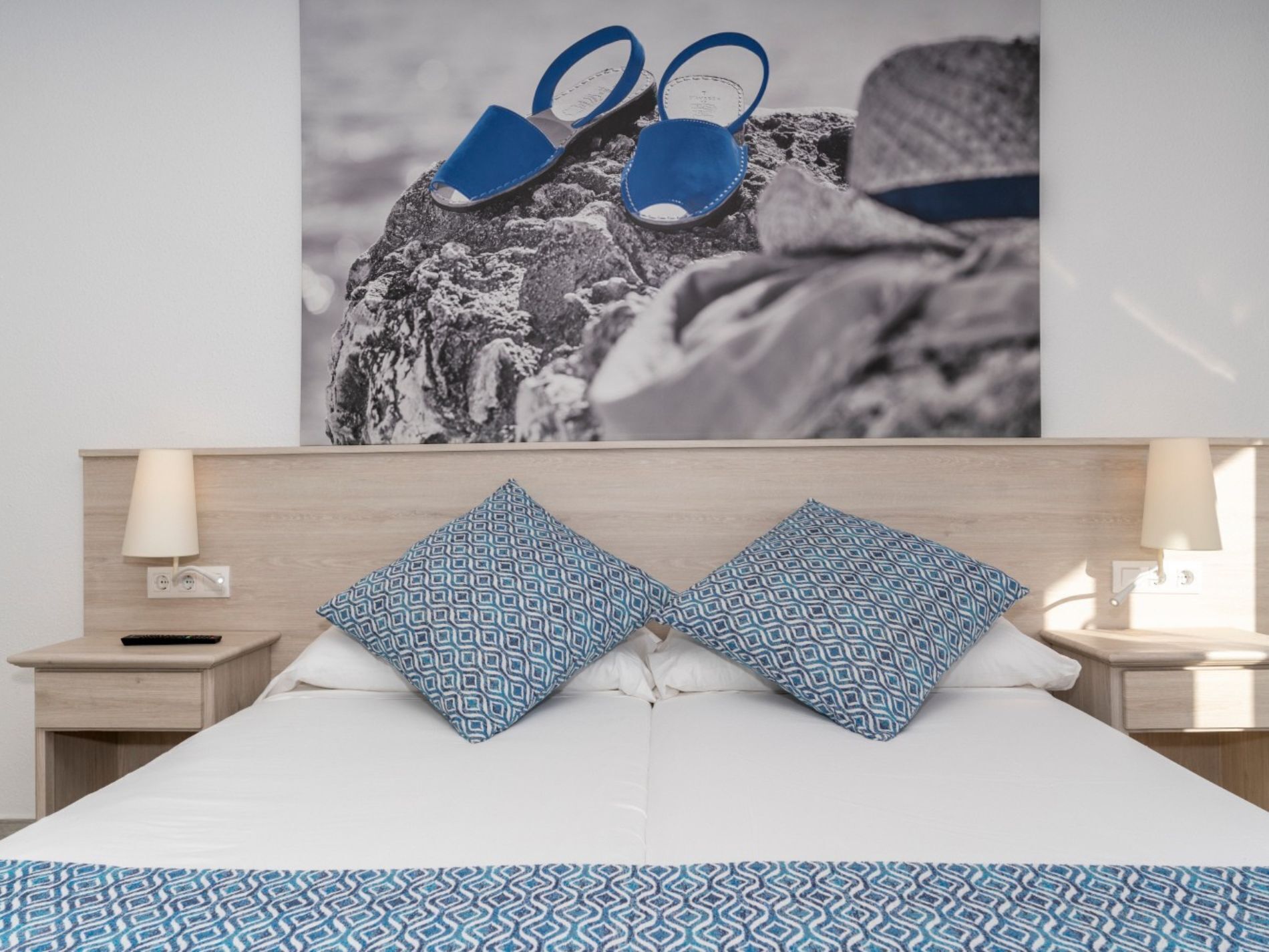 Basic Double Room | 1 bedroom, in-room safe, bed sheets