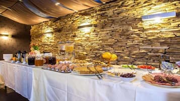 Frühstück, Mittagessen und Abendessen