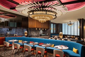 2 restaurants, dinner served - Radisson Mumbai Goregaon (Mumbai)