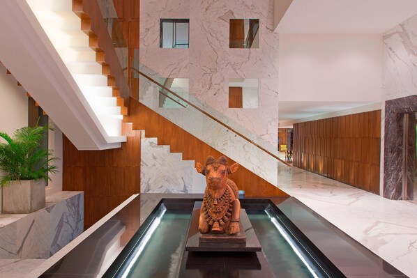 Lobby lounge - Four Points by Sheraton Bengaluru, Whitefield (Bengaluru)