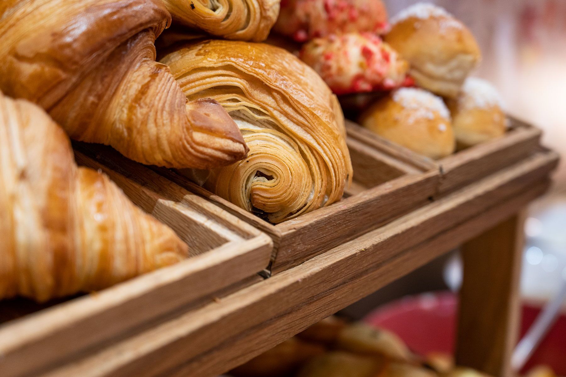 daily full breakfast (eur 17 per person)